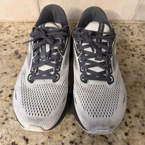 Brooks Women's Size 8.5 EE Adrenaline Gray and Black Running Shoes